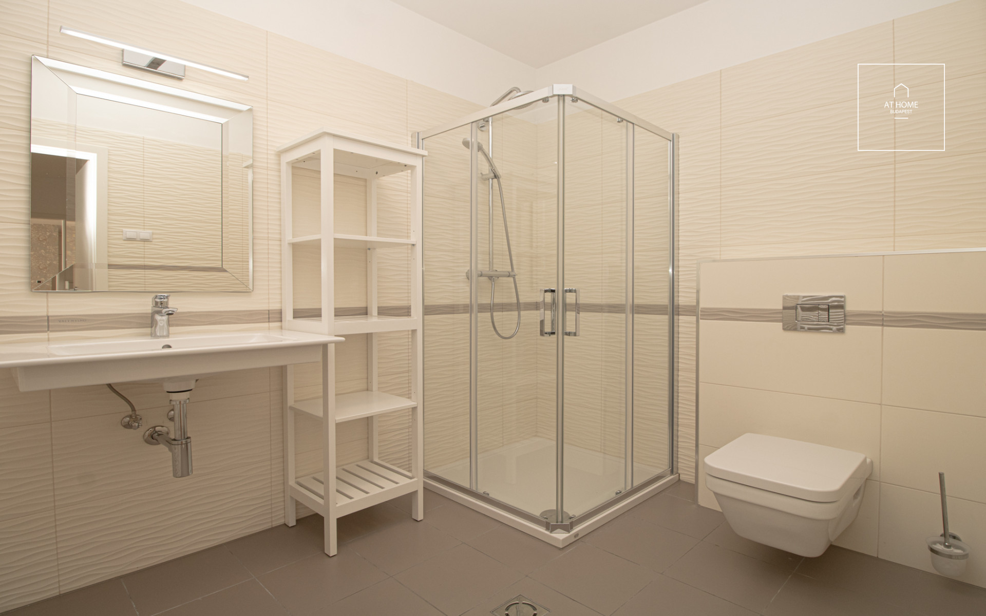 Modern 120 sqm, 3-bedroom apartment in District I