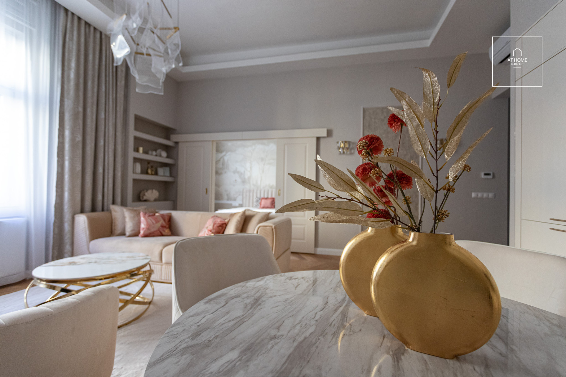 Renovated 89 sqm premium apartment with 2 bedrooms for sale in Downtown Budapest