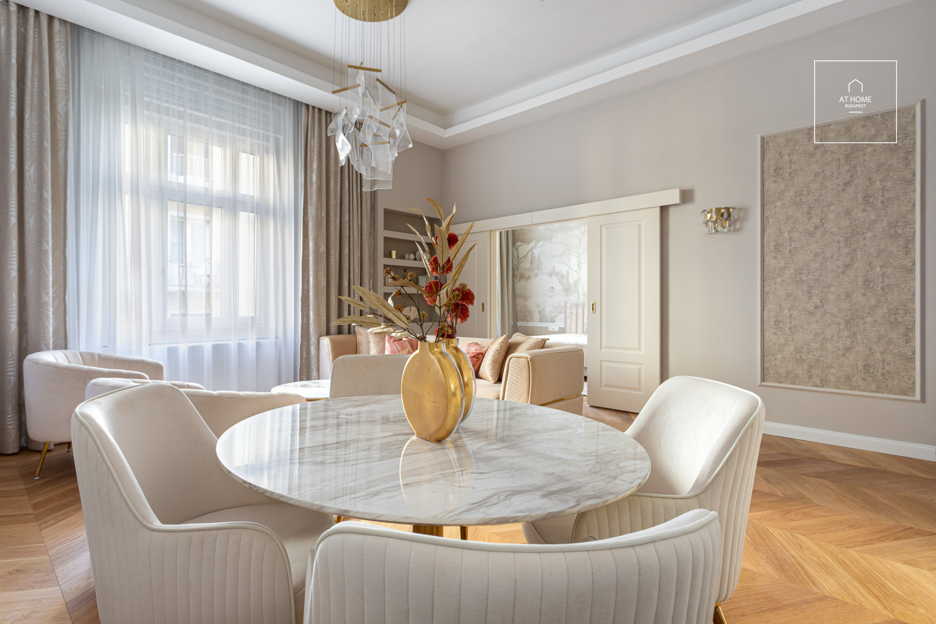 Renovated 89 sqm premium apartment with 2 bedrooms for sale in Downtown Budapest