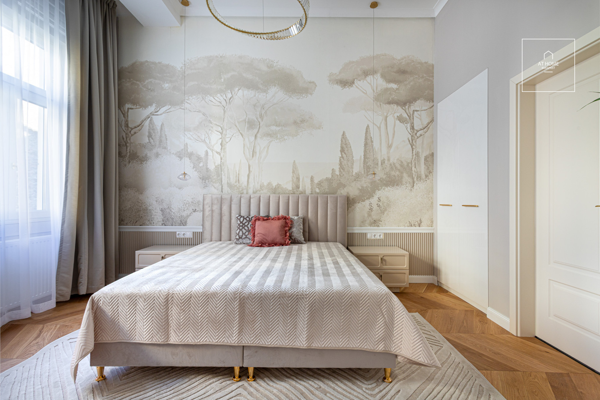 Renovated 89 sqm premium apartment with 2 bedrooms for sale in Downtown Budapest