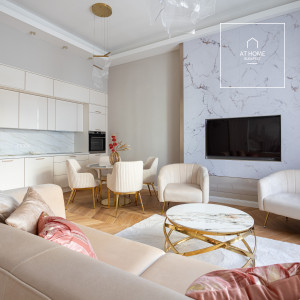 Renovated 89 sqm premium apartment with 2 bedrooms for sale in Downtown Budapest