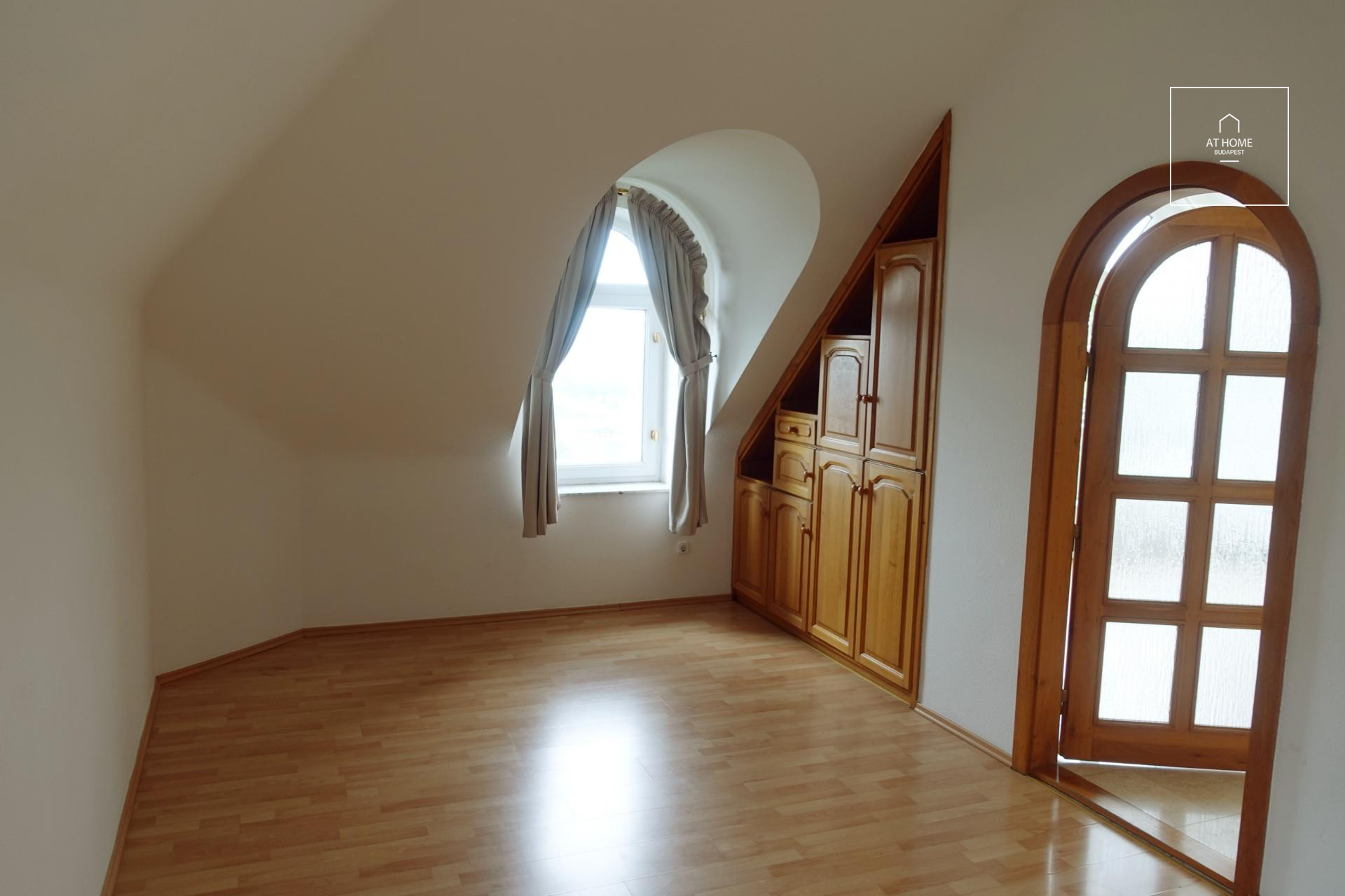 Exclusive detached house for rent Budapest II. district, Pálvölgy