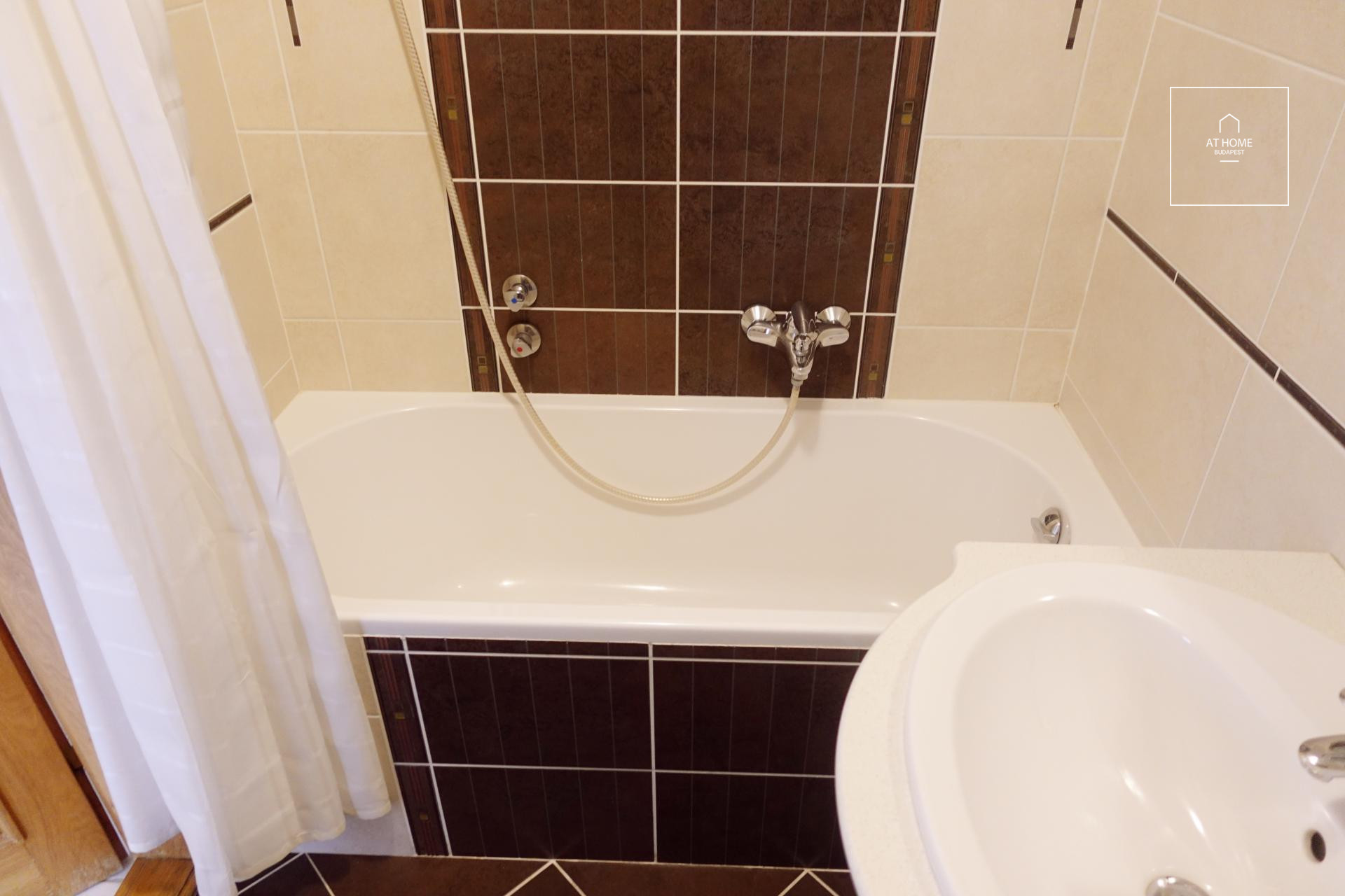 Exclusive detached house for rent Budapest II. district, Pálvölgy