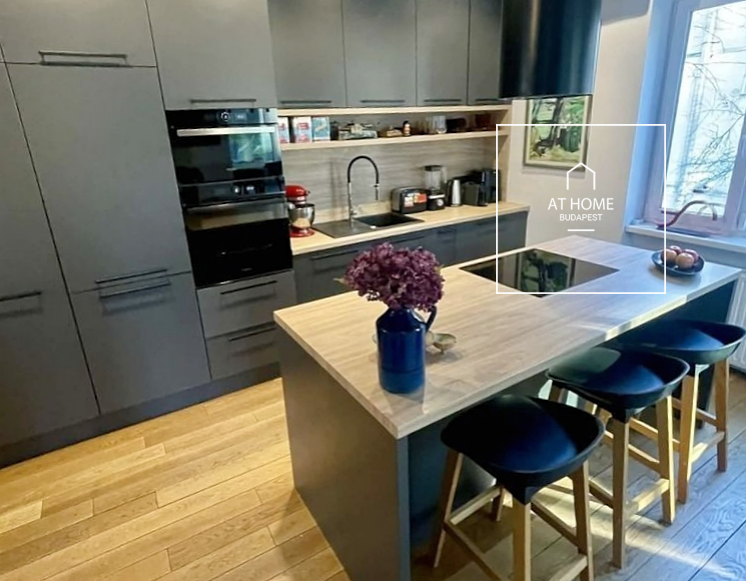 Luxurious 120 sqm Apartment with Terrace for Rent in District II