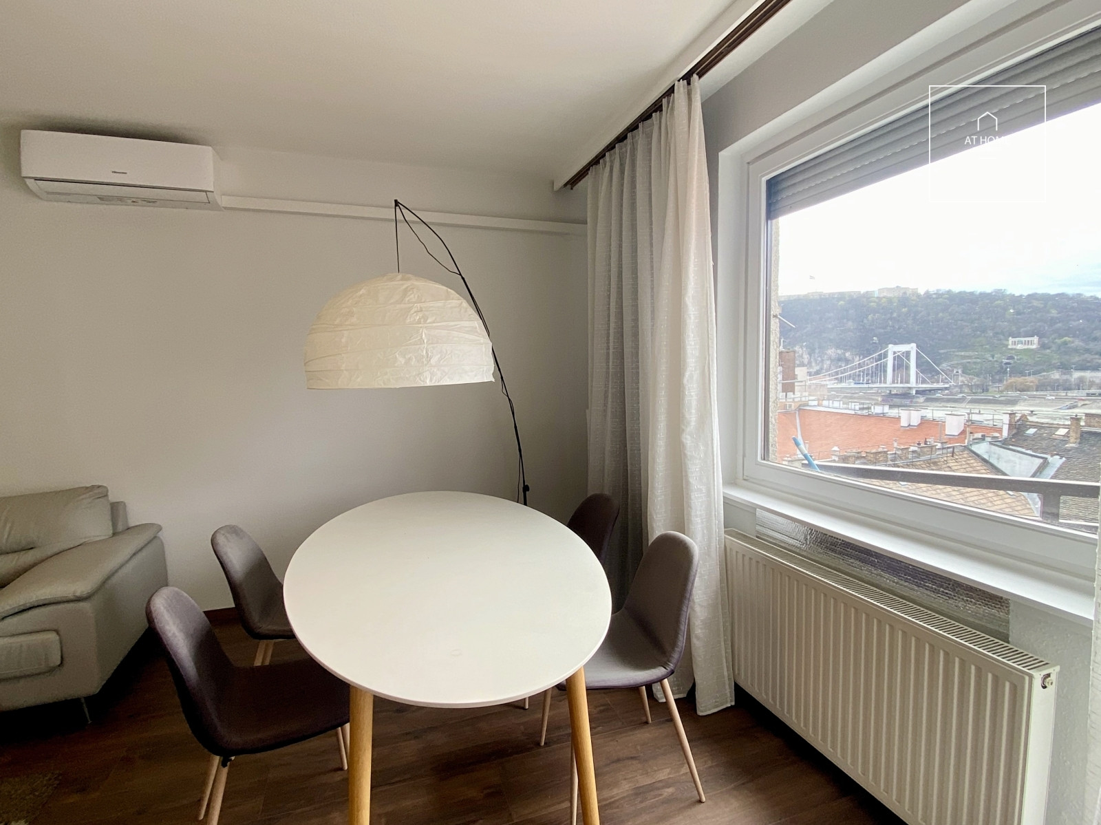 Felújított egy hálószobás panorámás lakás a Belvárosban