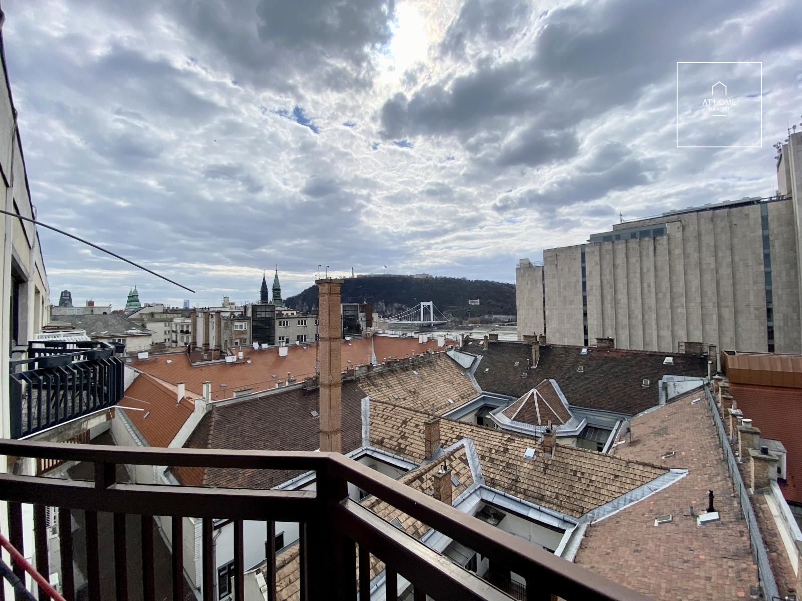 Felújított egy hálószobás panorámás lakás a Belvárosban