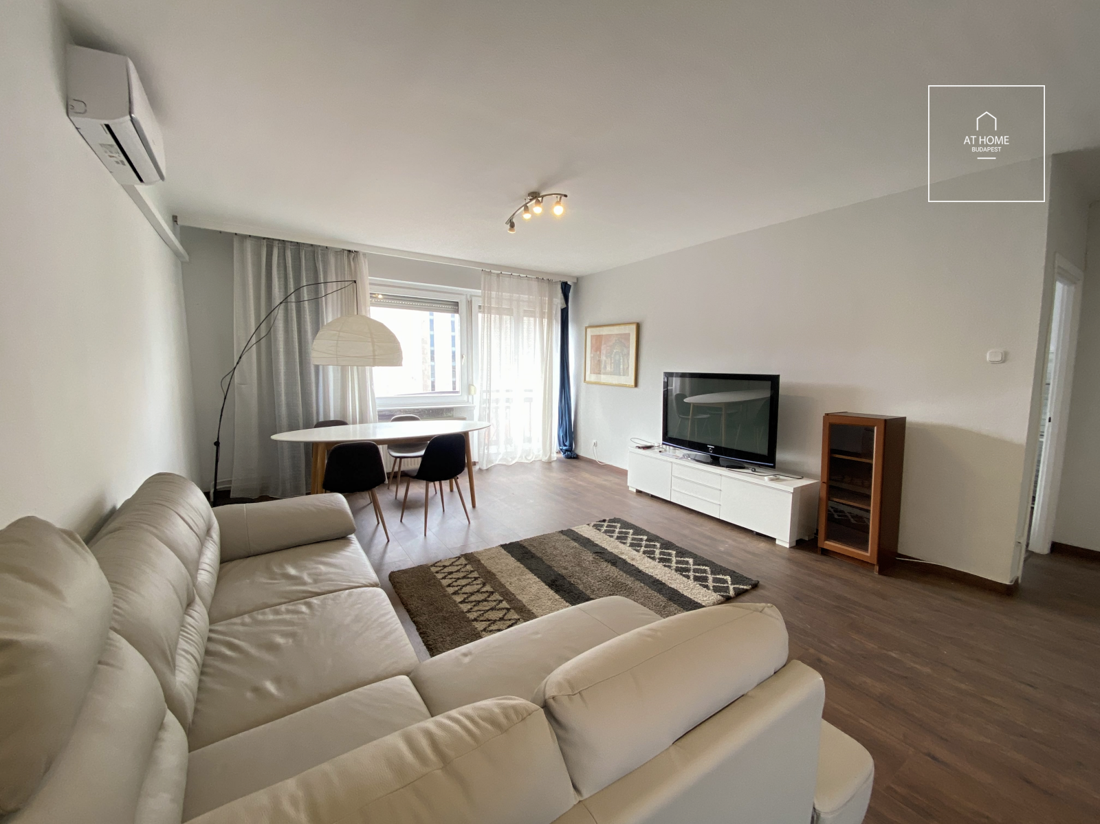 Renovated one-bedroom apartment with panoramic views in the City Center