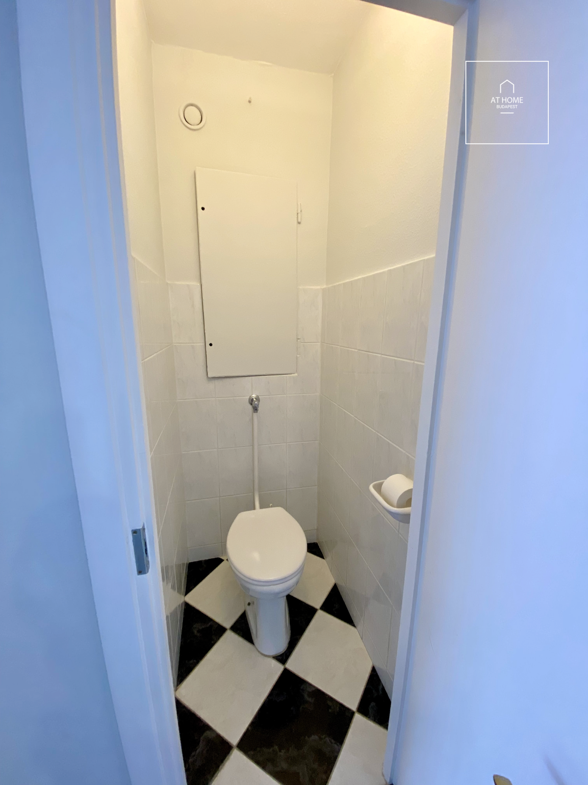 Renovated one-bedroom apartment with panoramic views in the City Center