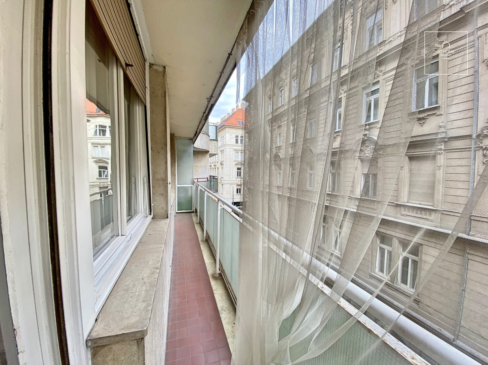 60 sqm one-bedroom apartment with a terrace in the City Center