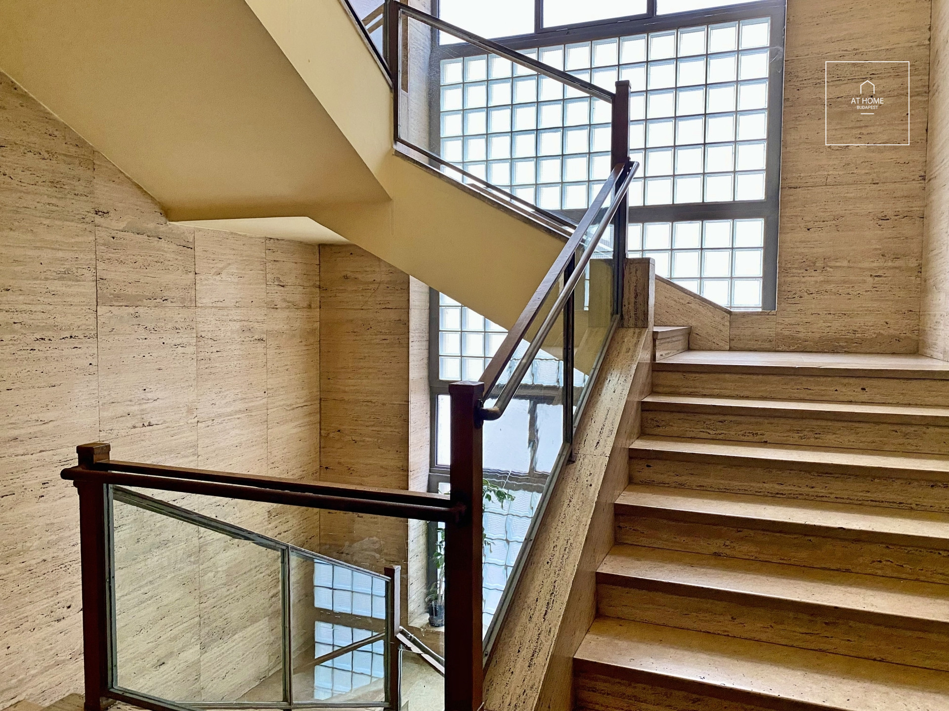 60 sqm one-bedroom apartment with a terrace in the City Center