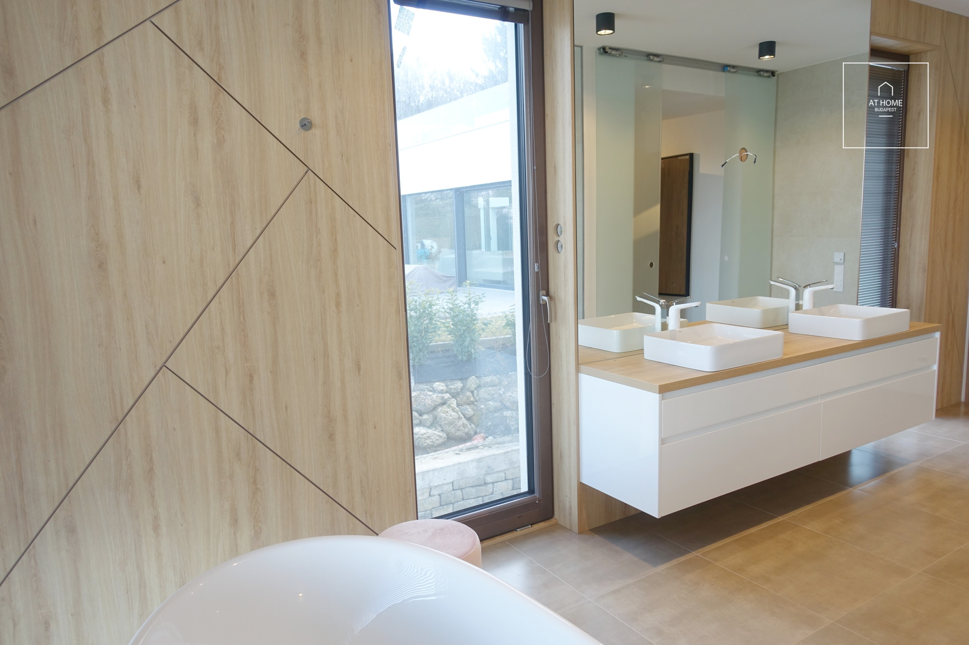 Newly built 4-bedroom detached house for rent in Budapest III. district