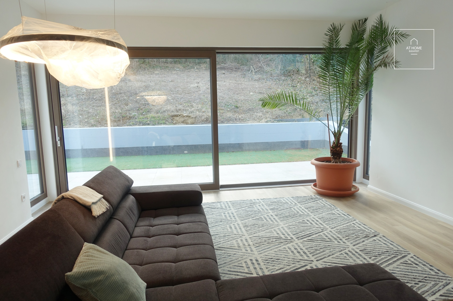 Newly built 4-bedroom detached house for rent in Budapest III. district