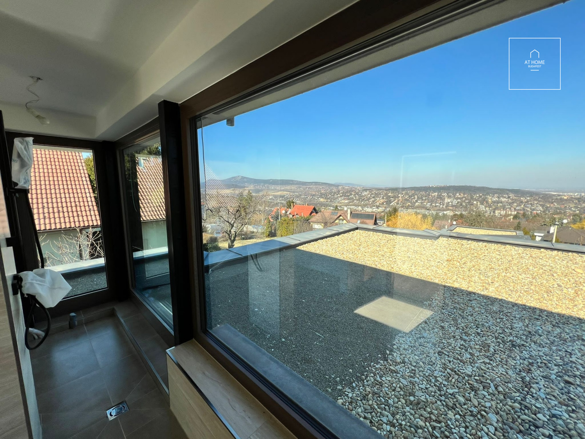 Newly built 4-bedroom detached house for rent in Budapest III. district