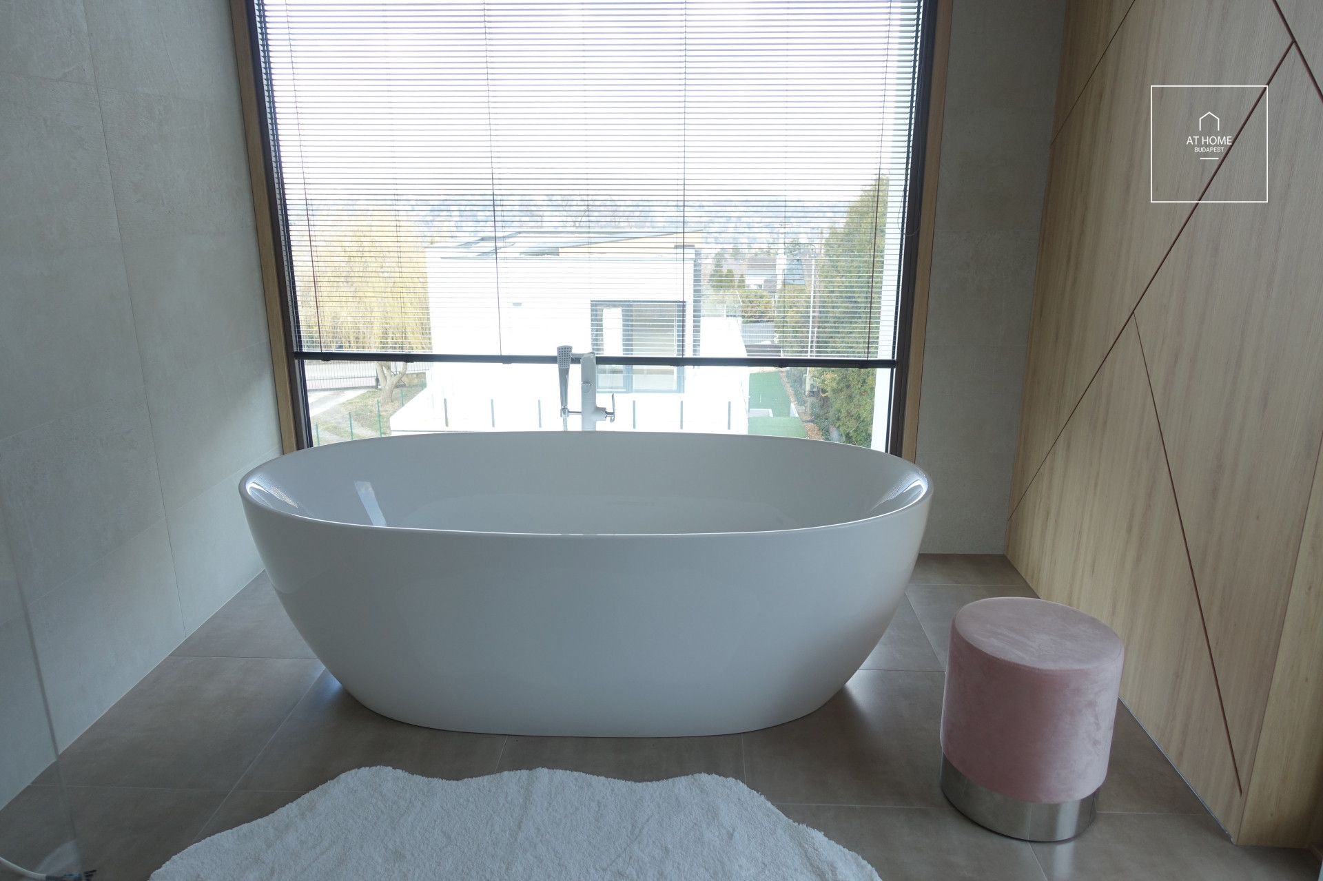 Newly built 4-bedroom detached house for rent in Budapest III. district