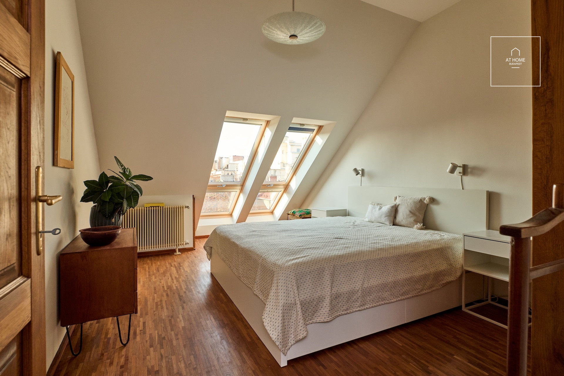 Apartment for rent in the 13th district, in Újlipótváros, with 2 bedrooms and a terrace