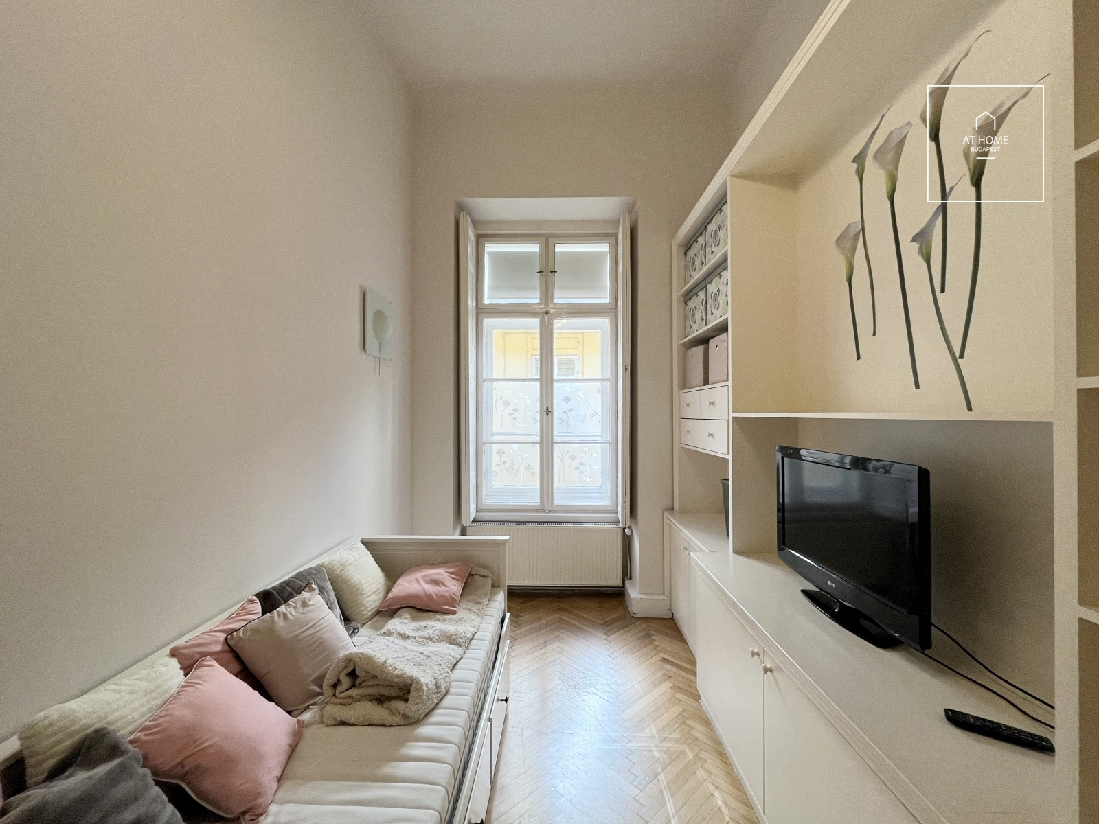 Spacious, Elegant Apartment for Sale Next to the Basilica – Budapest, District V