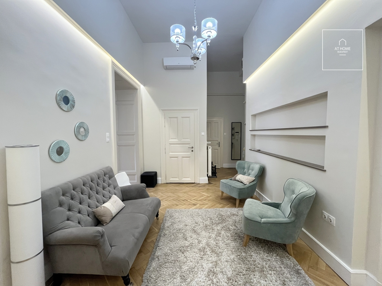 Spacious, Elegant Apartment for Sale Next to the Basilica – Budapest, District V