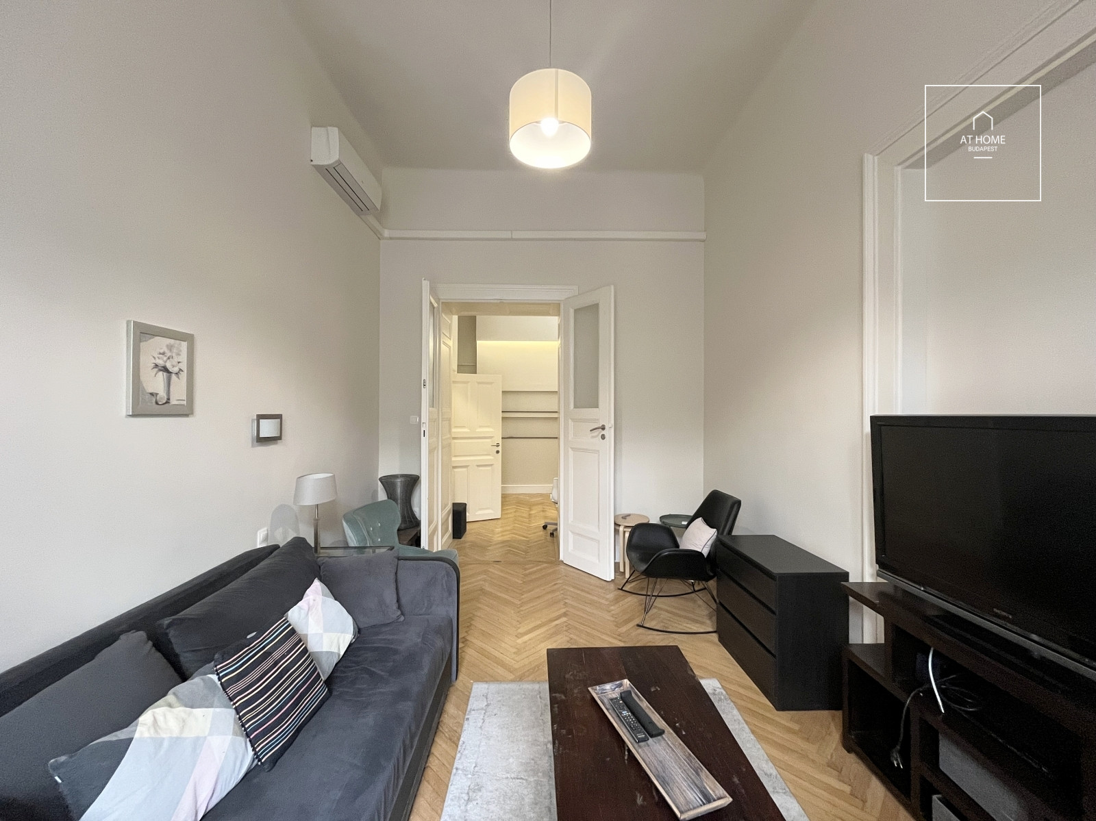 Spacious, Elegant Apartment for Sale Next to the Basilica – Budapest, District V