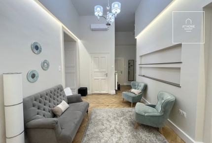 Spacious, Elegant Apartment for Sale Next to the Basilica – Budapest, District V