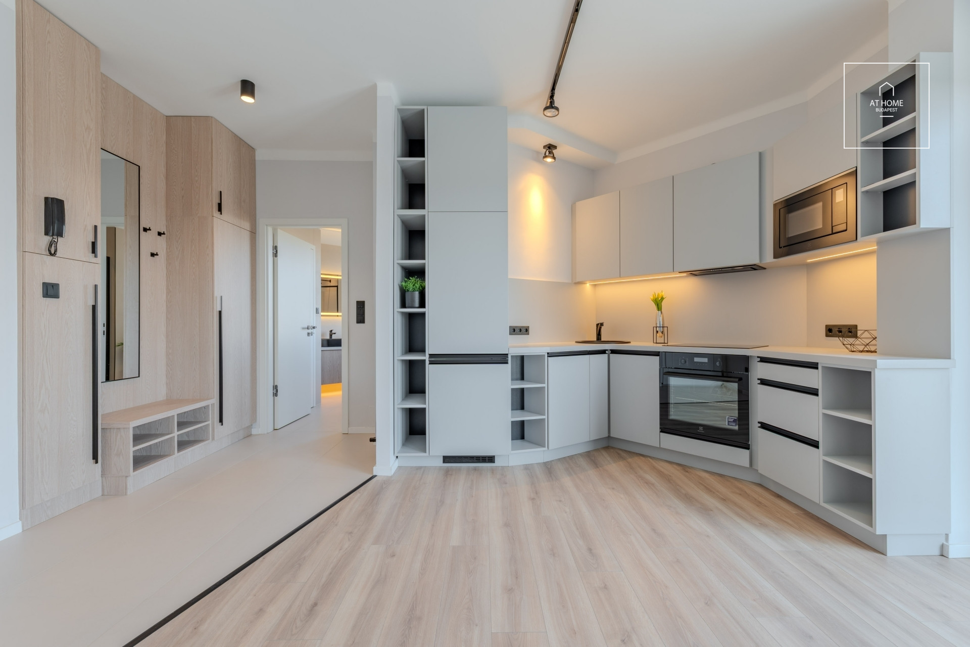 Luxury penthouse apartment with a huge panoramic terrace – District II, Országút, Budapest