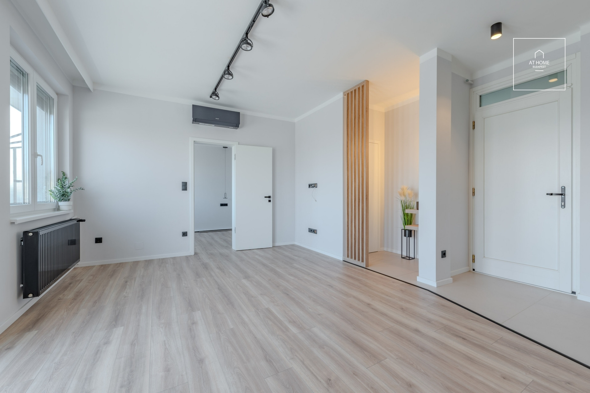 Luxury penthouse apartment with a huge panoramic terrace – District II, Országút, Budapest