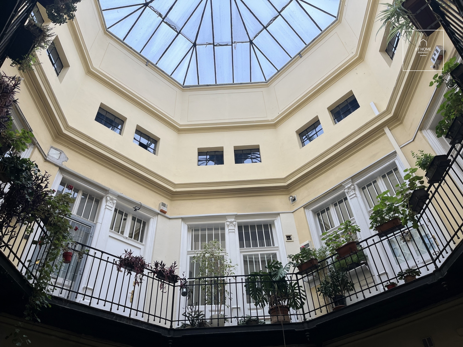 2 bedroom apartment is for sale under the Castle