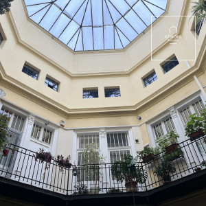 2 bedroom apartment is for sale under the Castle