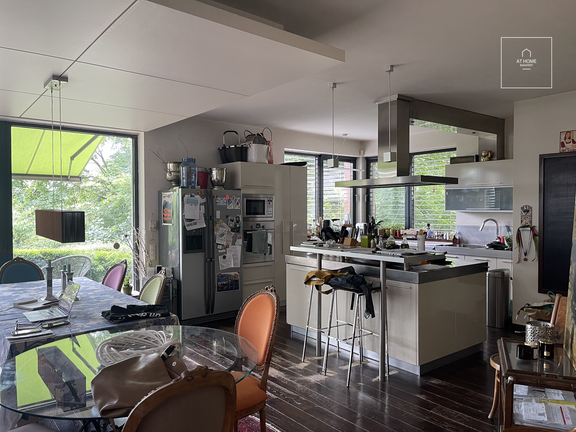 Panoramic 275 sqm luxury family home with views of János Hill, located in Budapest’s 2nd district