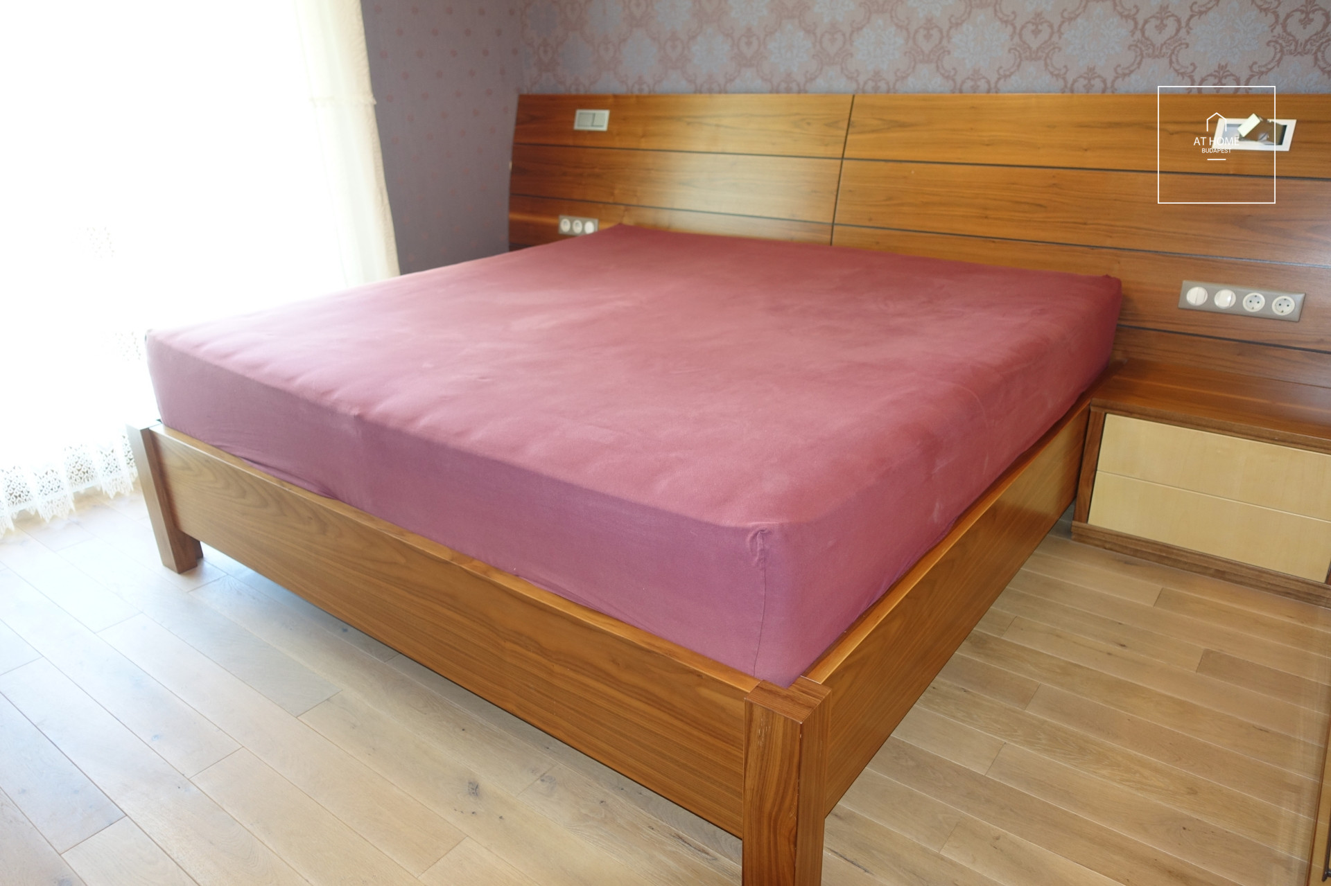 Panoramic Luxury Apartment for Sale – District II, Szemlőhegy