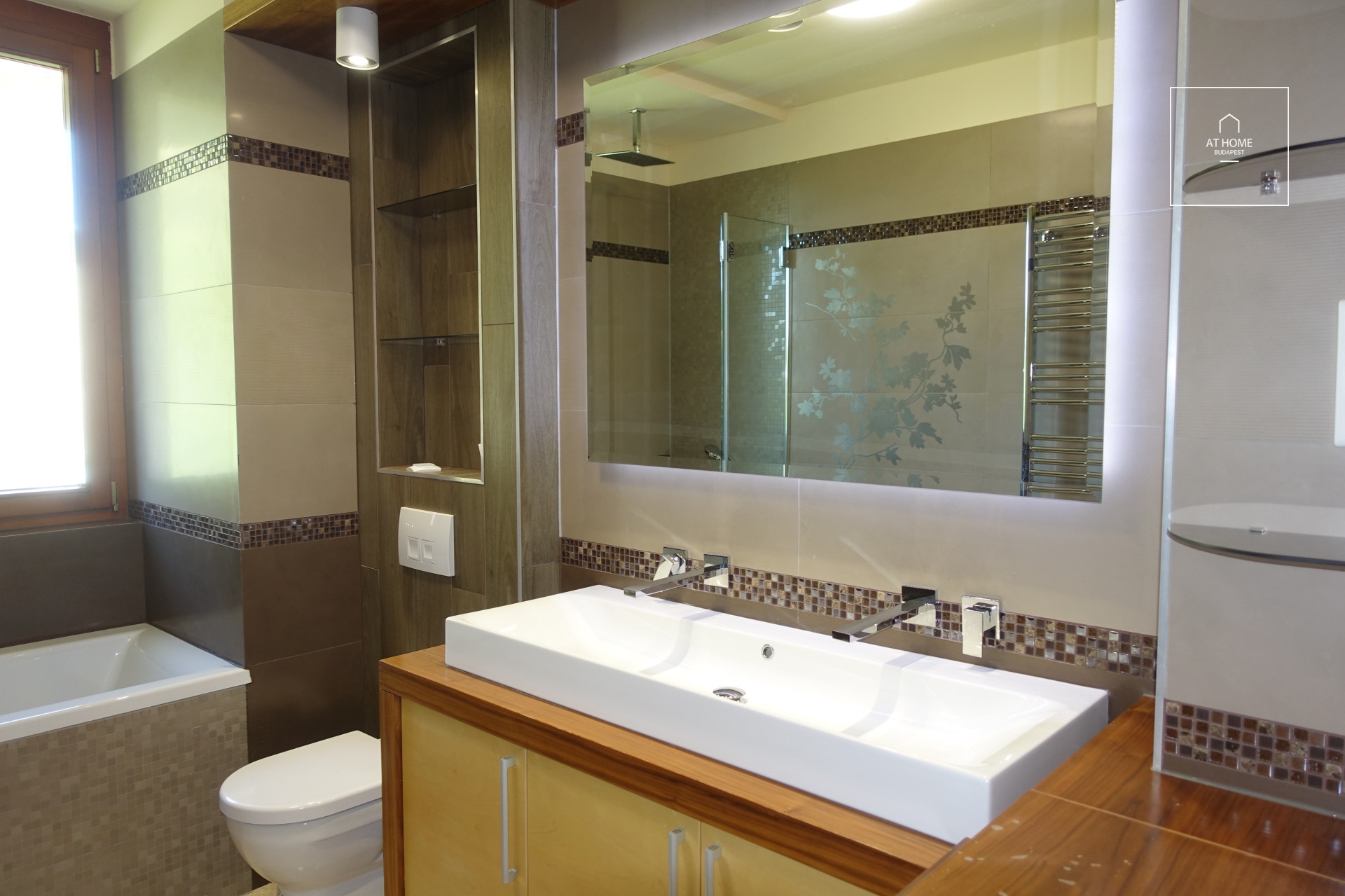 Panoramic Luxury Apartment for Sale – District II, Szemlőhegy