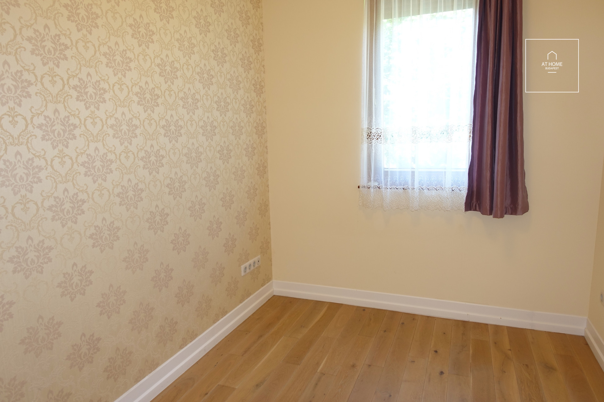 Panoramic Luxury Apartment for Sale – District II, Szemlőhegy