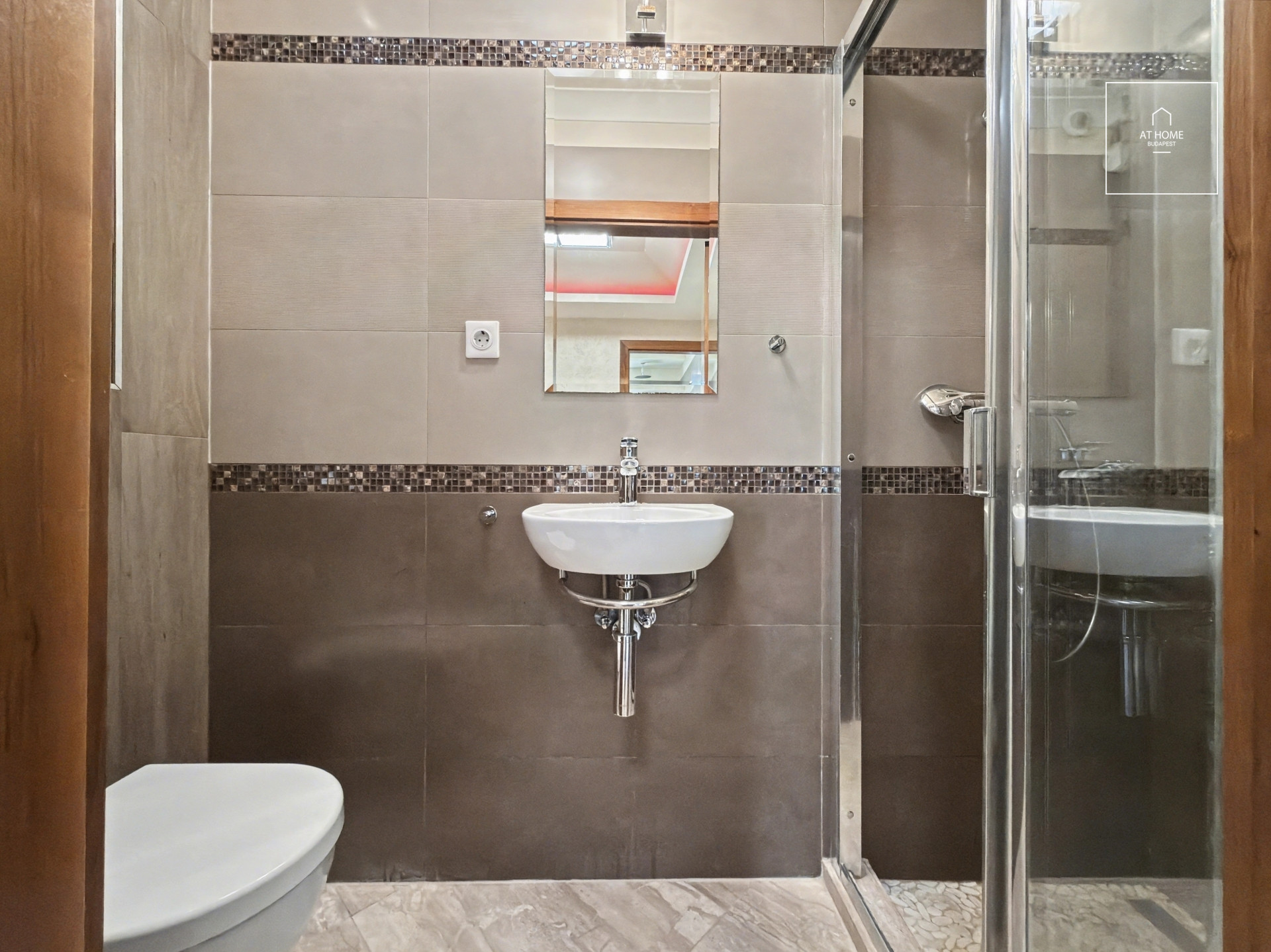 Panoramic Luxury Apartment for Sale – District II, Szemlőhegy