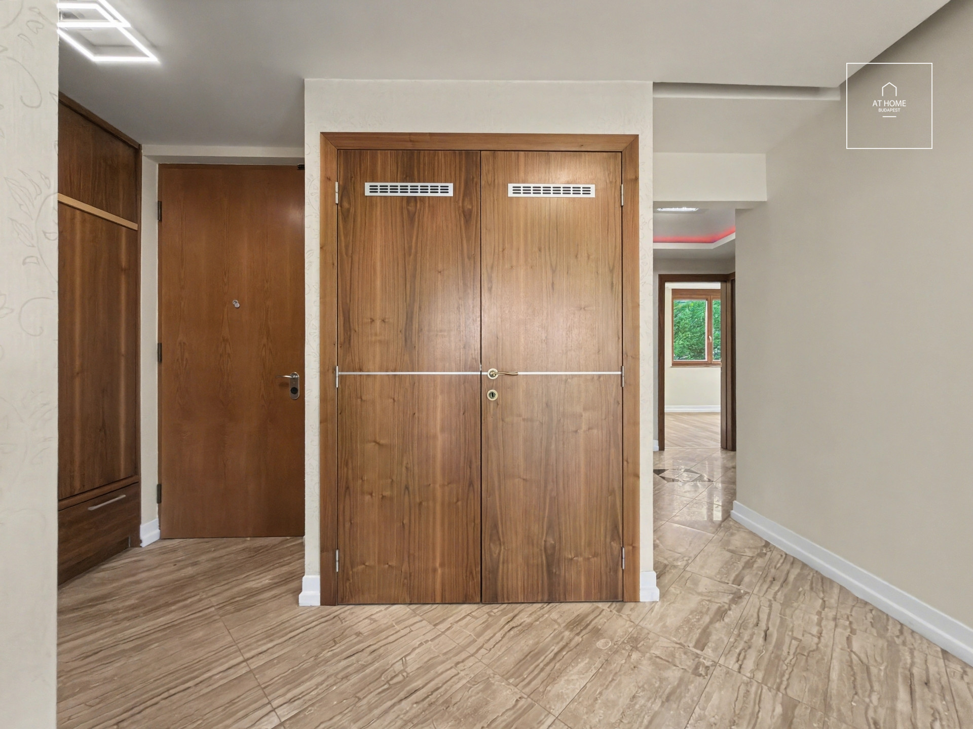 Panoramic Luxury Apartment for Sale – District II, Szemlőhegy