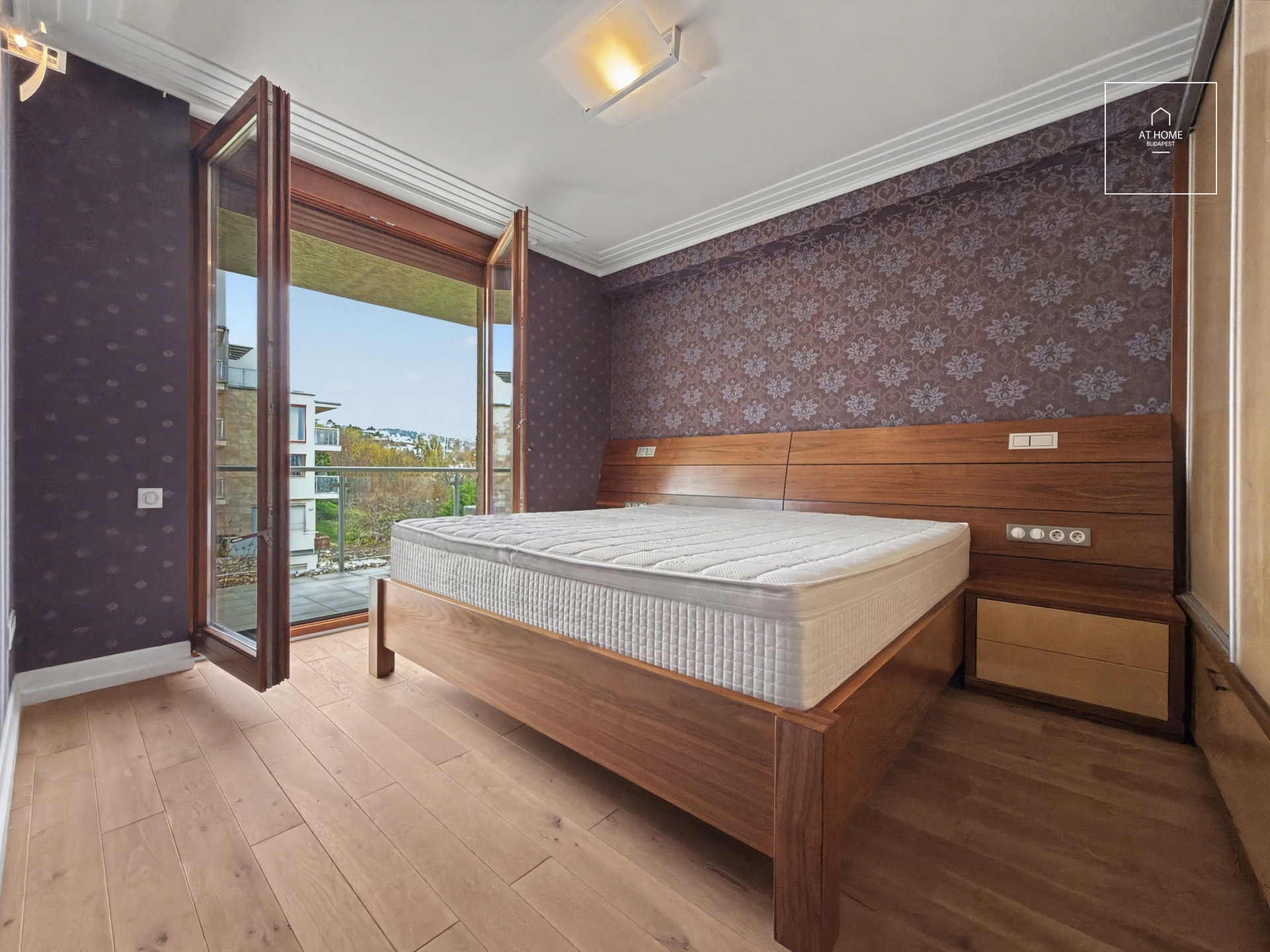 Panoramic Luxury Apartment for Sale – District II, Szemlőhegy