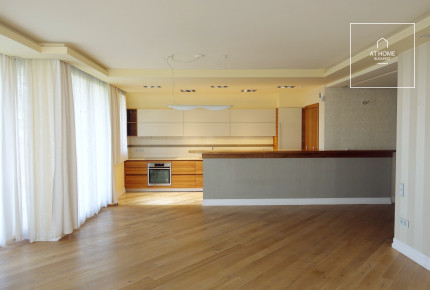 Panoramic Luxury Apartment for Sale – District II, Szemlőhegy