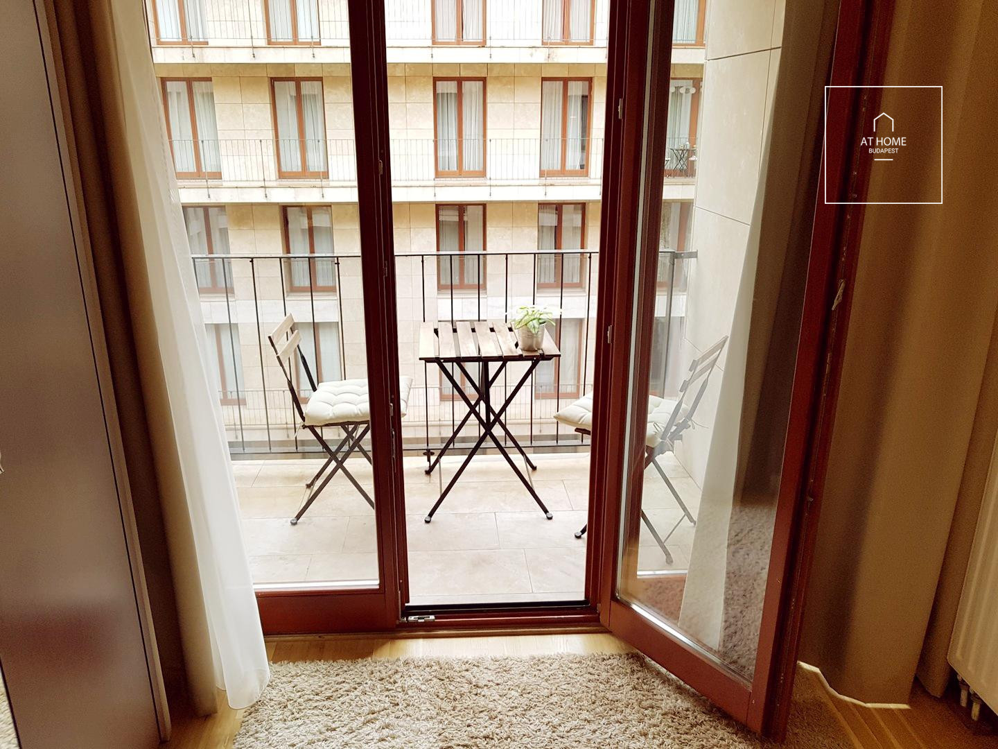 Exclusive 72 m², 2-bedroom apartment with balcony in District VII