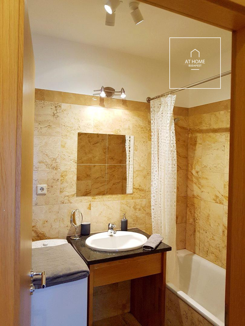 Exclusive 72 m², 2-bedroom apartment with balcony in District VII