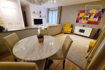 Exkluzív 72 nm-es 2 hálószobás lakás erkéllyel a VII. kerületben