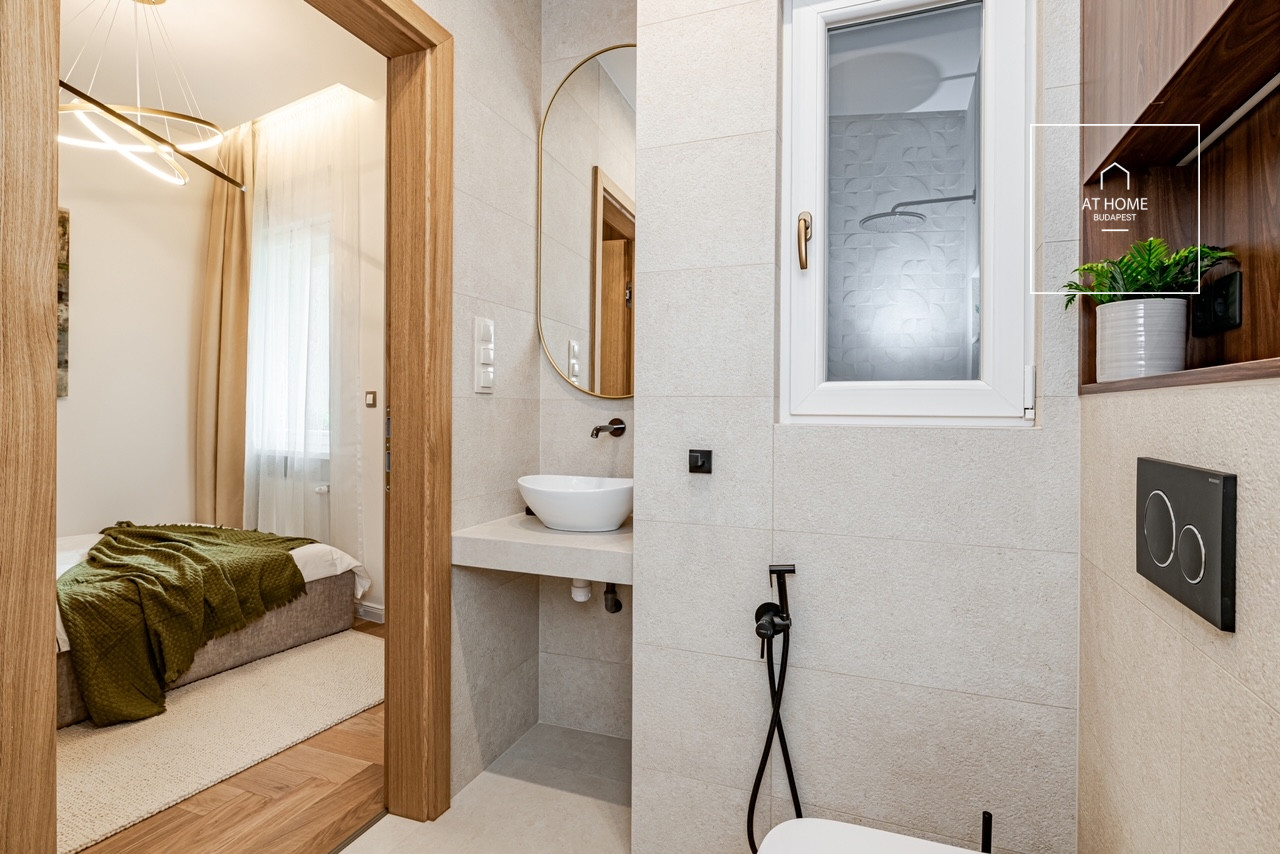 Exclusive apartment for rent in Budapest, 5th district, Downtown.