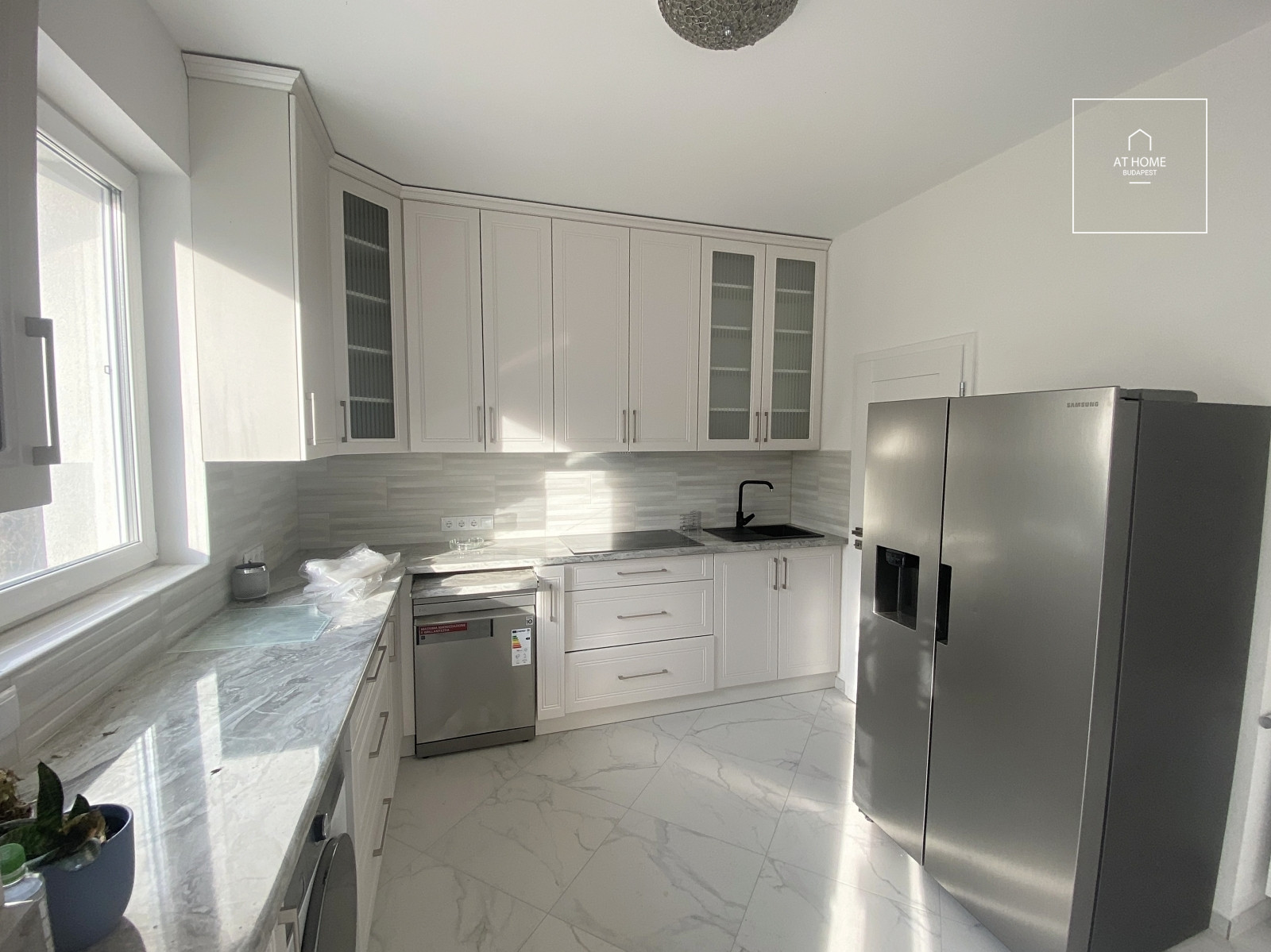 Renovated three-bedroom apartment with terrace and garden access in District XII, Orbánhegy