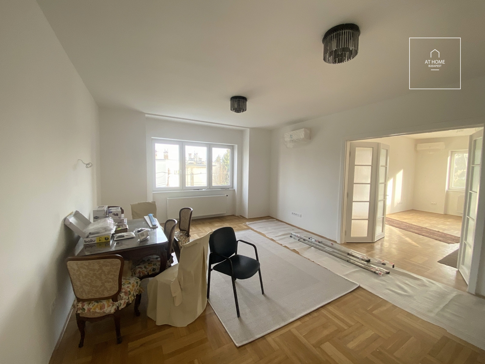 Renovated three-bedroom apartment with terrace and garden access in District XII, Orbánhegy