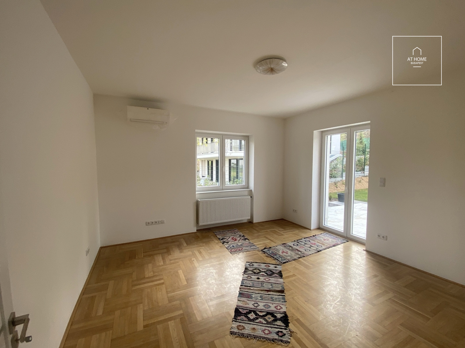 Renovated three-bedroom apartment with terrace and garden access in District XII, Orbánhegy