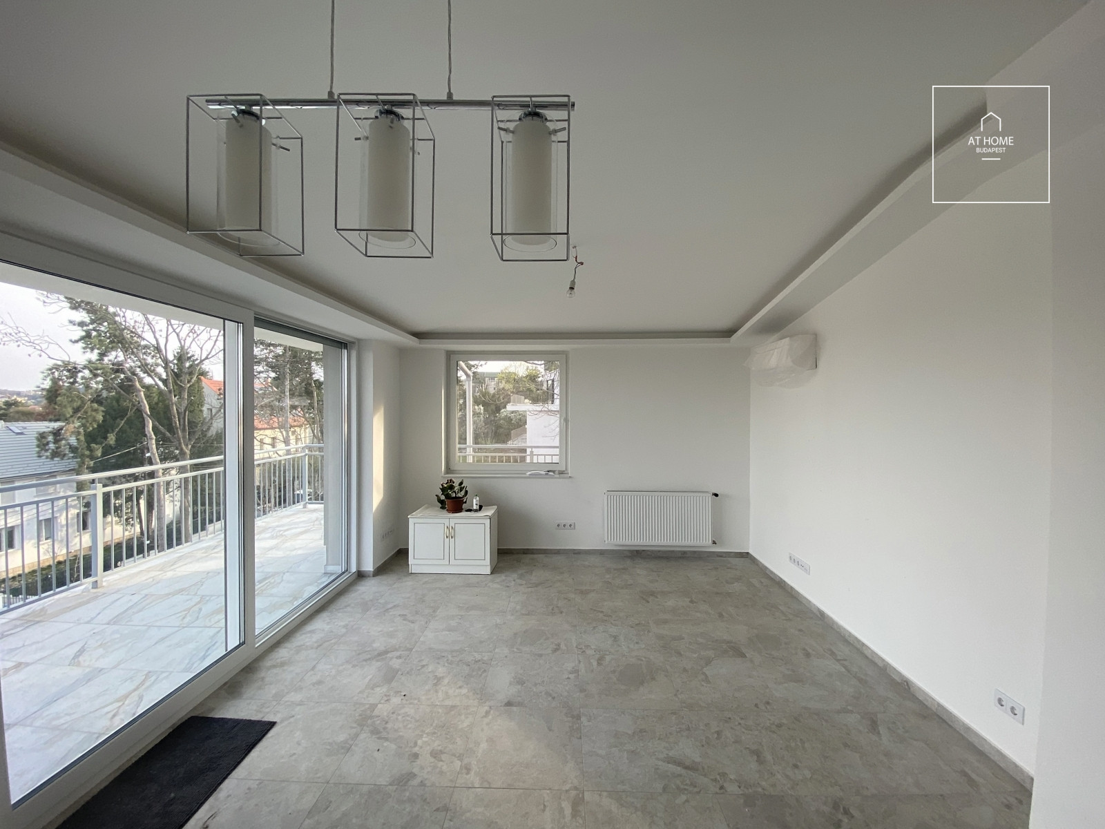 Renovated three-bedroom apartment with terrace in District XII, Orbánhegy