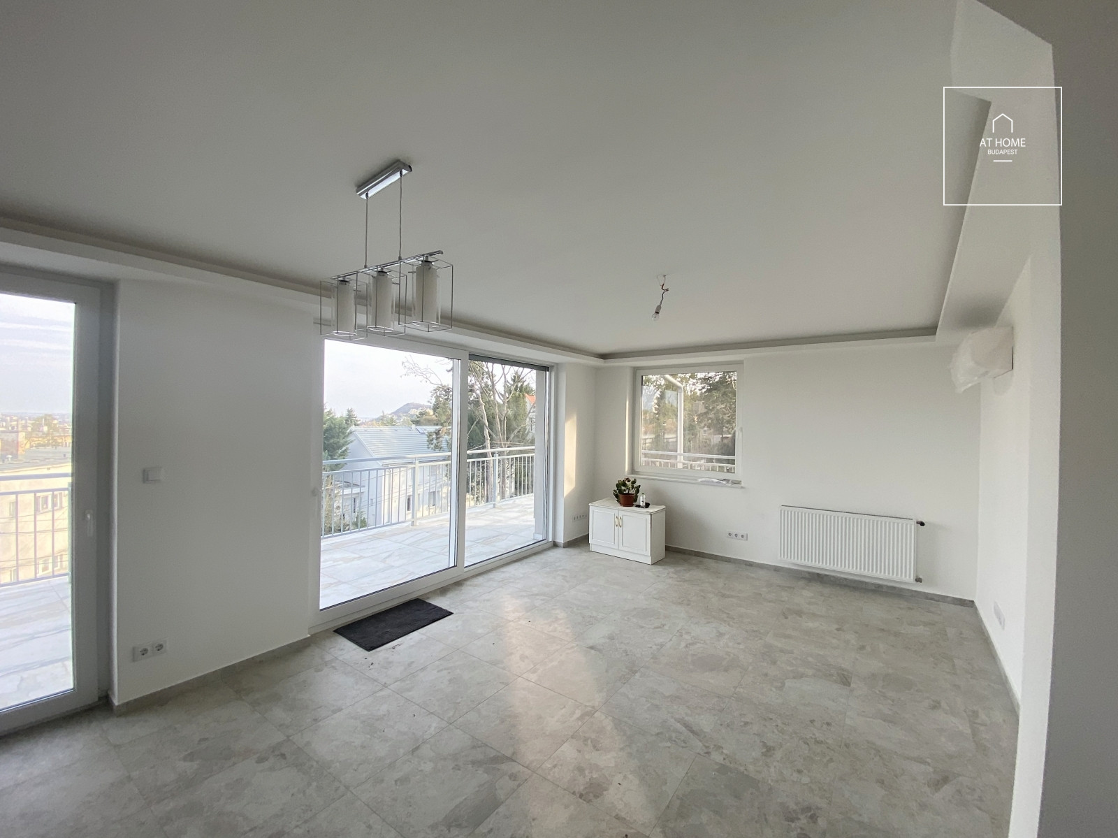 Renovated three-bedroom apartment with terrace in District XII, Orbánhegy