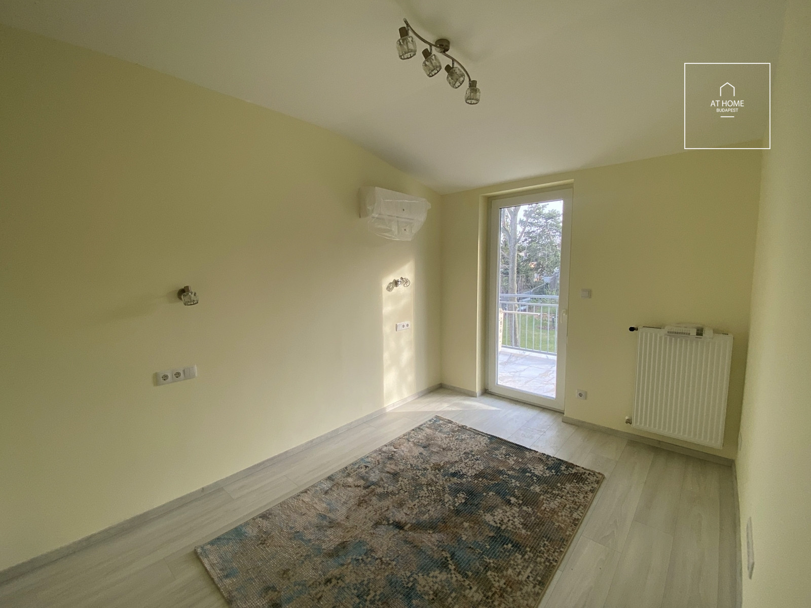 Renovated three-bedroom apartment with terrace in District XII, Orbánhegy