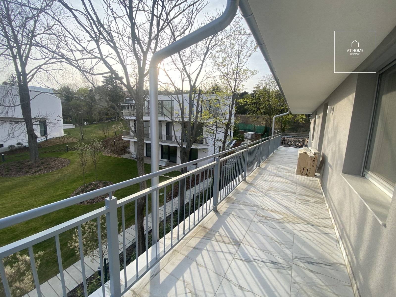 Renovated three-bedroom apartment with terrace in District XII, Orbánhegy