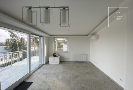 Renovated three-bedroom apartment with terrace in District XII, Orbánhegy