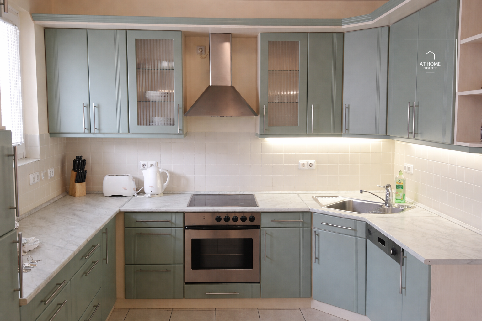 Sunlit  apartment  Budapest I. district, Naphegy