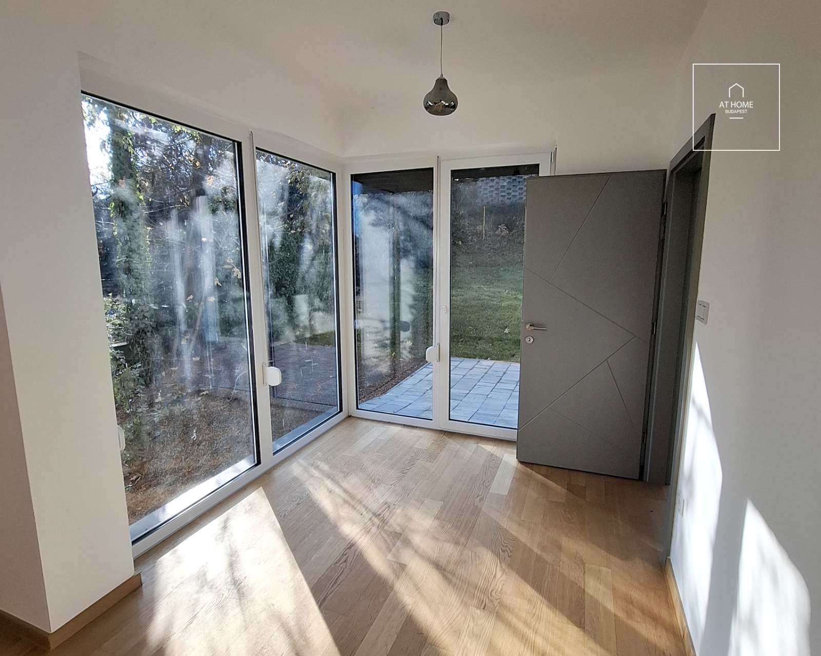 46 sqm one-bedroom apartment with terrace on the first floor in District II, Zöldmál