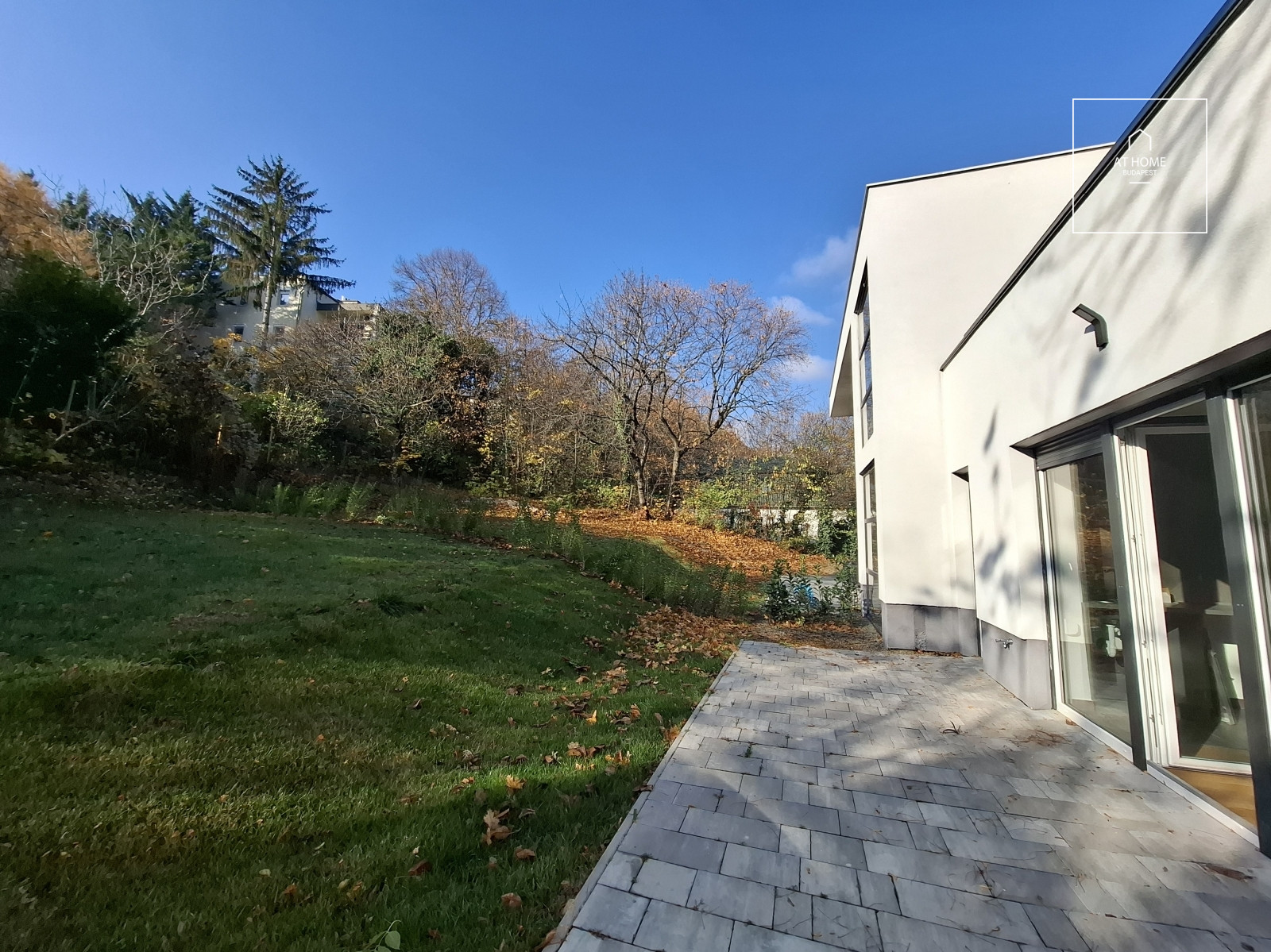 46 sqm one-bedroom apartment with terrace on the first floor in District II, Zöldmál